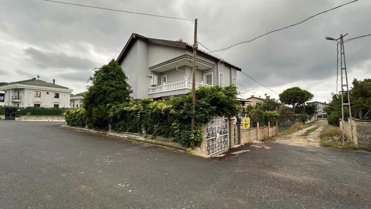 GÜZELCE'DE DENİZ MANZARALI  SATILIK FOURLEX VİLLA