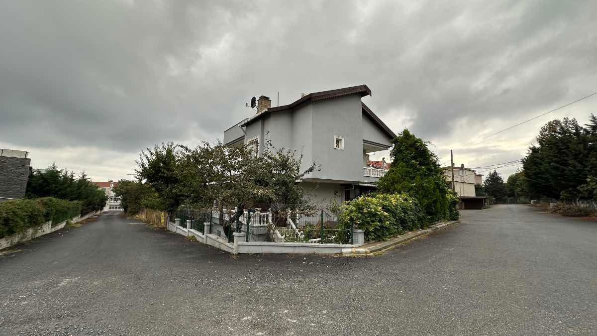 GÜZELCE'DE DENİZ MANZARALI  SATILIK FOURLEX VİLLA