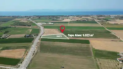 AYVALIK ALTINOVA'DA SATILIK YOLA CEPHELI TARLA