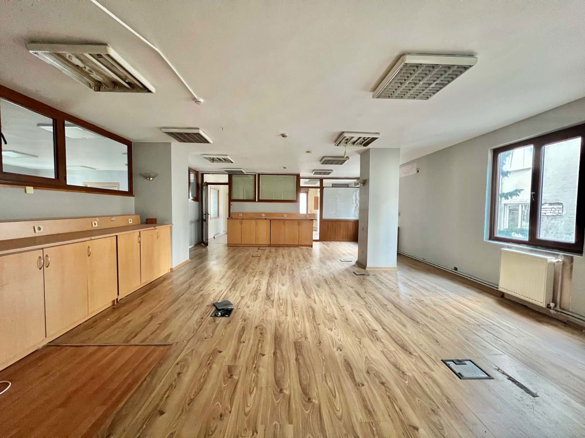 ATAŞEHİR İÇERENKÖYDE METRO YAKINI KULLANIMA HAZIR YATIRIMLIK SATILIK OFİS