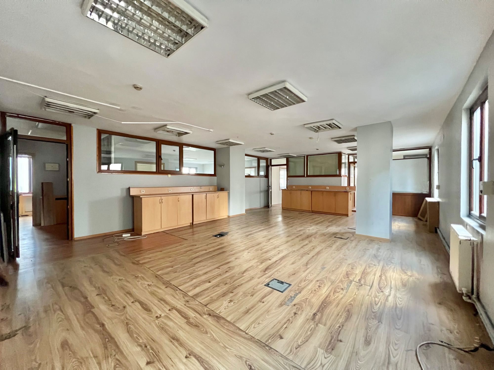 ATAŞEHİR İÇERENKÖYDE METRO YAKINI KULLANIMA HAZIR YATIRIMLIK SATILIK OFİS