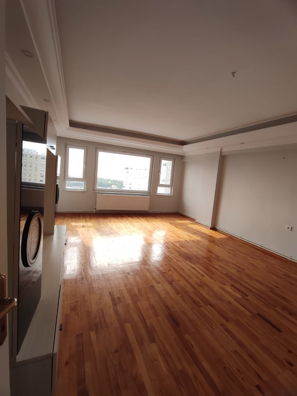 MELTEM MAH. DENİZ MANZARALI DOĞALGAZLI 3+1 KİRALIK DAİRE