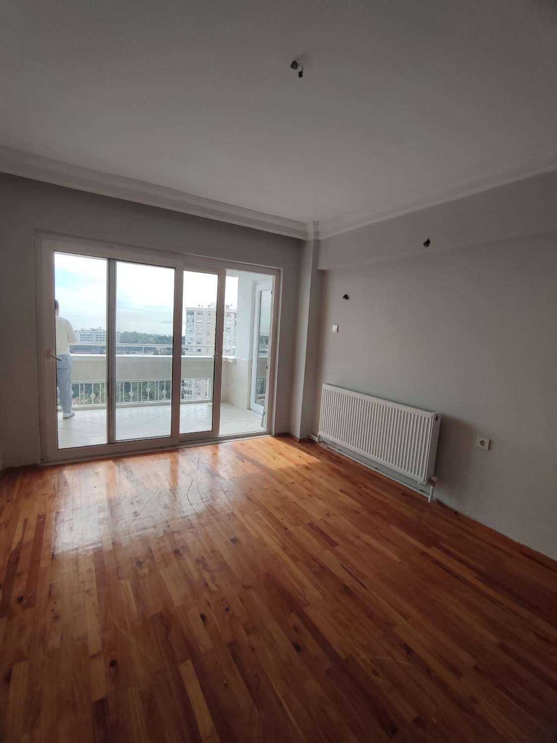 MELTEM MAH. DENİZ MANZARALI DOĞALGAZLI 3+1 KİRALIK DAİRE