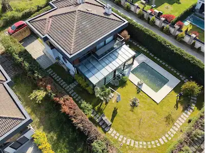 SAPANCA’DA SATILIK MÜSTAKİL YÜZME HAVUZLU VİLLA….