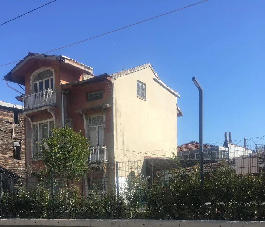 SAMATYA'DA  SATILIK 236M2 -4KATLI MÜSTAKİL BİNA