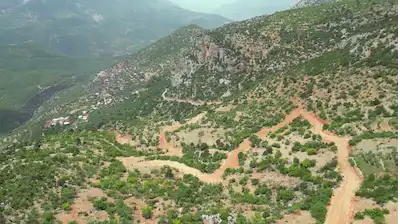 UÇANSU ŞELALESINE 3 KM! KADASTRAL YOLA 1.346M² CEPHELI TARLA!
