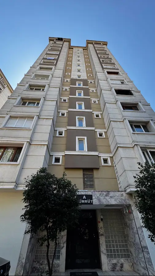 KARTAL YAKUTLAR SITESI'NDE DENIZ MANZARALI GENIŞ 3+1 