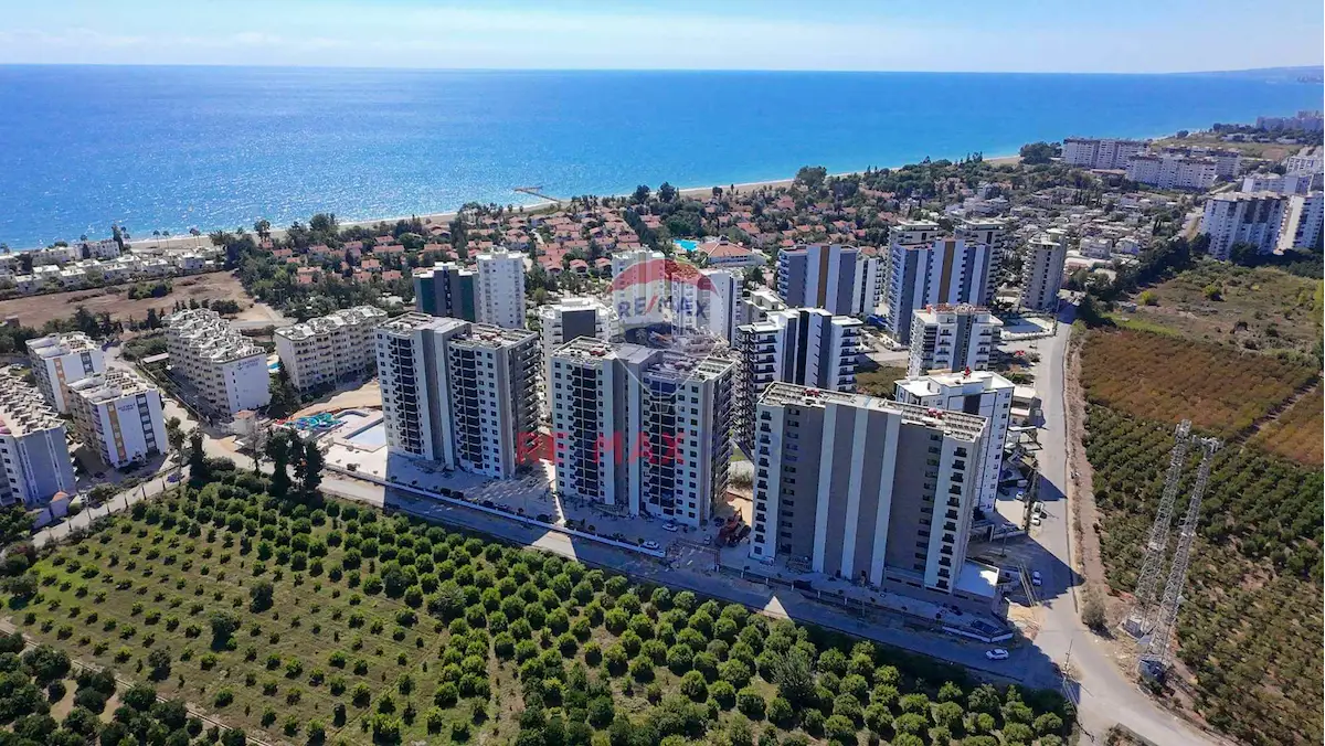 REMAX PARS'TAN LİPARİS KREMLİN SİTESİNDE SATILIK 1+1 DAİRE