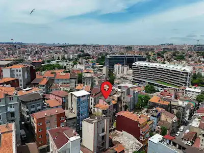 ÖMER HAYYAM CADDESİ ÜZERİ - DEVİR ÜCRETSİZ 6DAİRELİ SATILIK BİNA