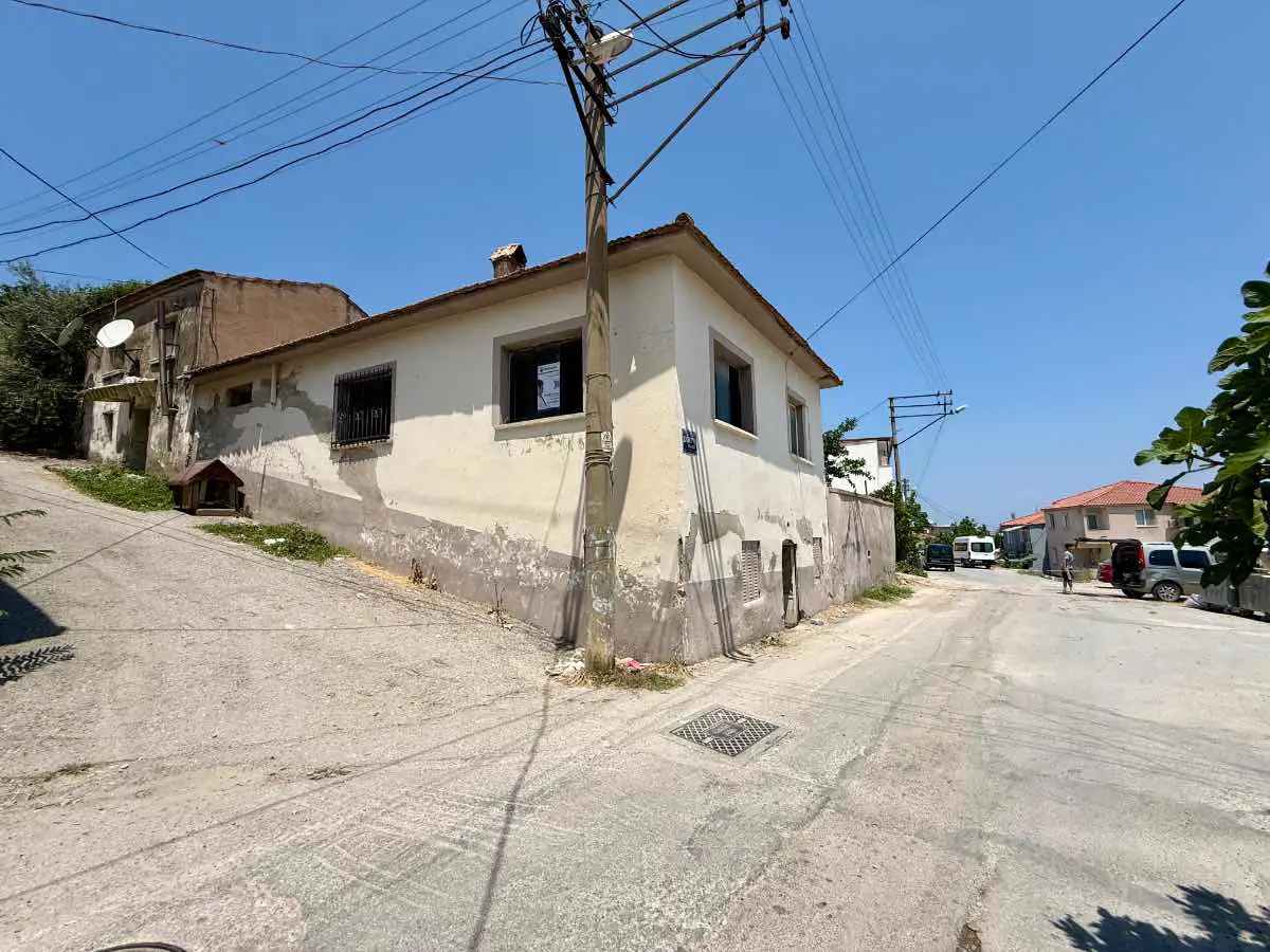 URLA SIRA MAH’DE 3+1 TAŞ EV | 200 M² BRÜT | ÇİFT CEPHELİ BAHÇELI