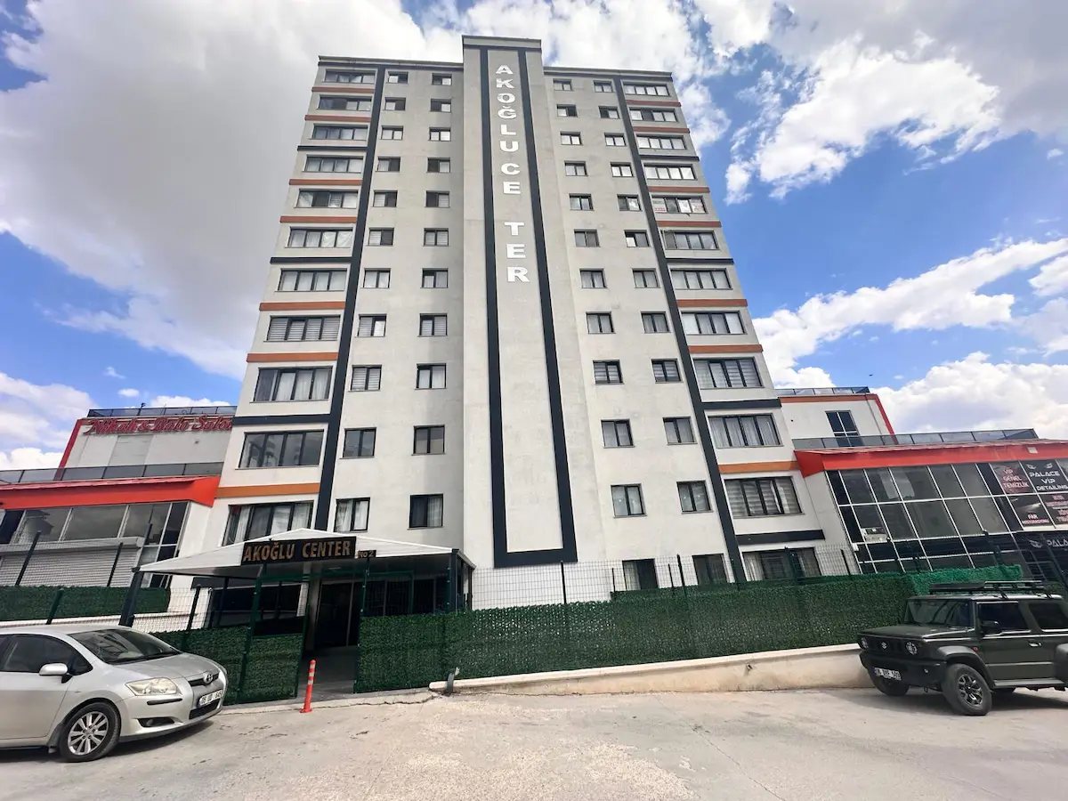 CUMHURİYET MAHALLESI-METROYA YAKIN -KIRACISIZ- 2+1 -SATILIK DAIRE