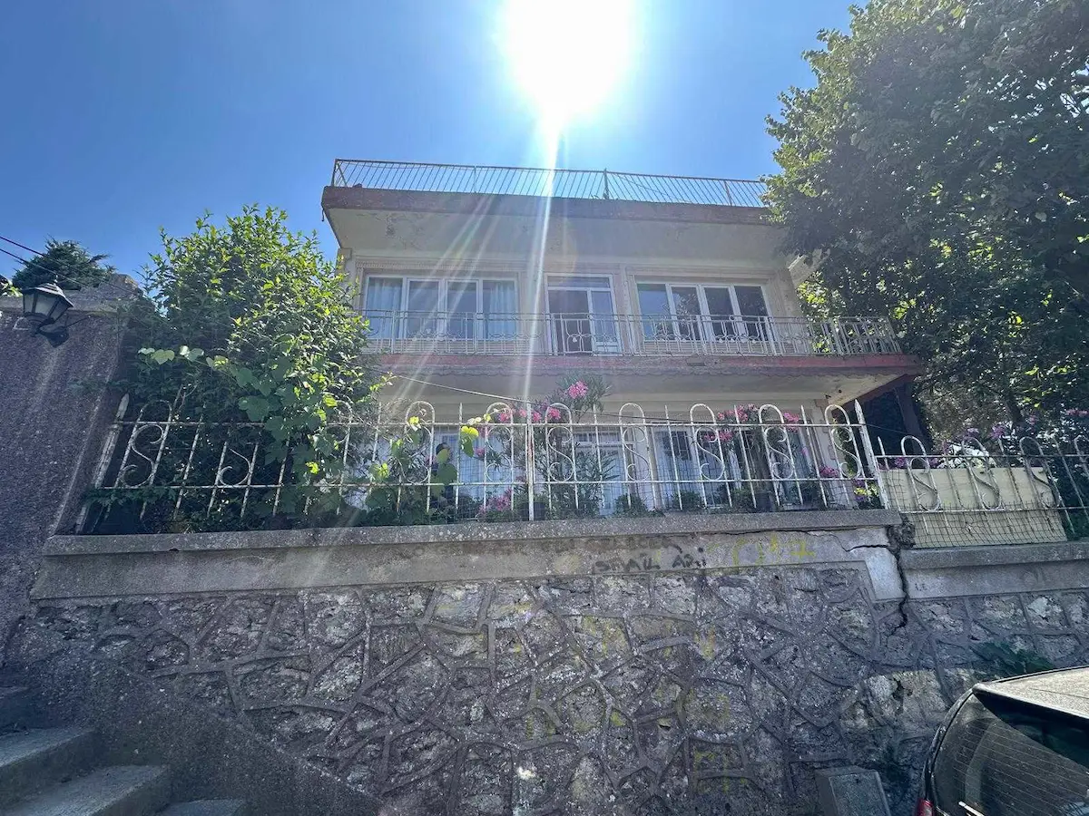 FULL BOĞAZ MANZARALI 866 M2 ARSA İÇERİSİNDE MUSTAKİ EV