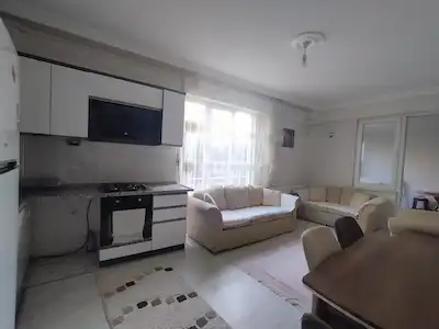 GÖMEÇ YAYA MAHALLESINDE EŞYALI 2+1 KİRALIK DAİRE