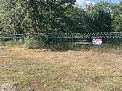 AKALAN SAKLI BAHÇE YAPI KOOPERATIFTE 200 M2 ORMAN MANZARALI HARIKA BAHÇE