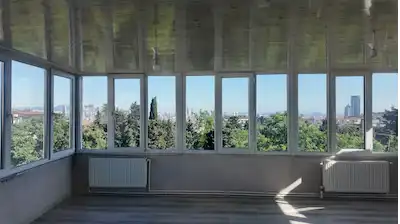 ÜSKÜDAR KISIKLI 'DA METROYA YAKIN FERAH SATILIK 2+1 DAİRE 