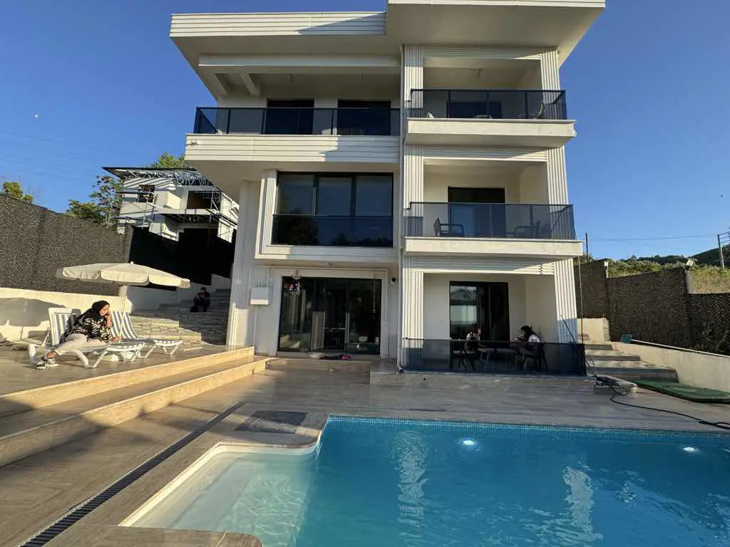 Property image 8