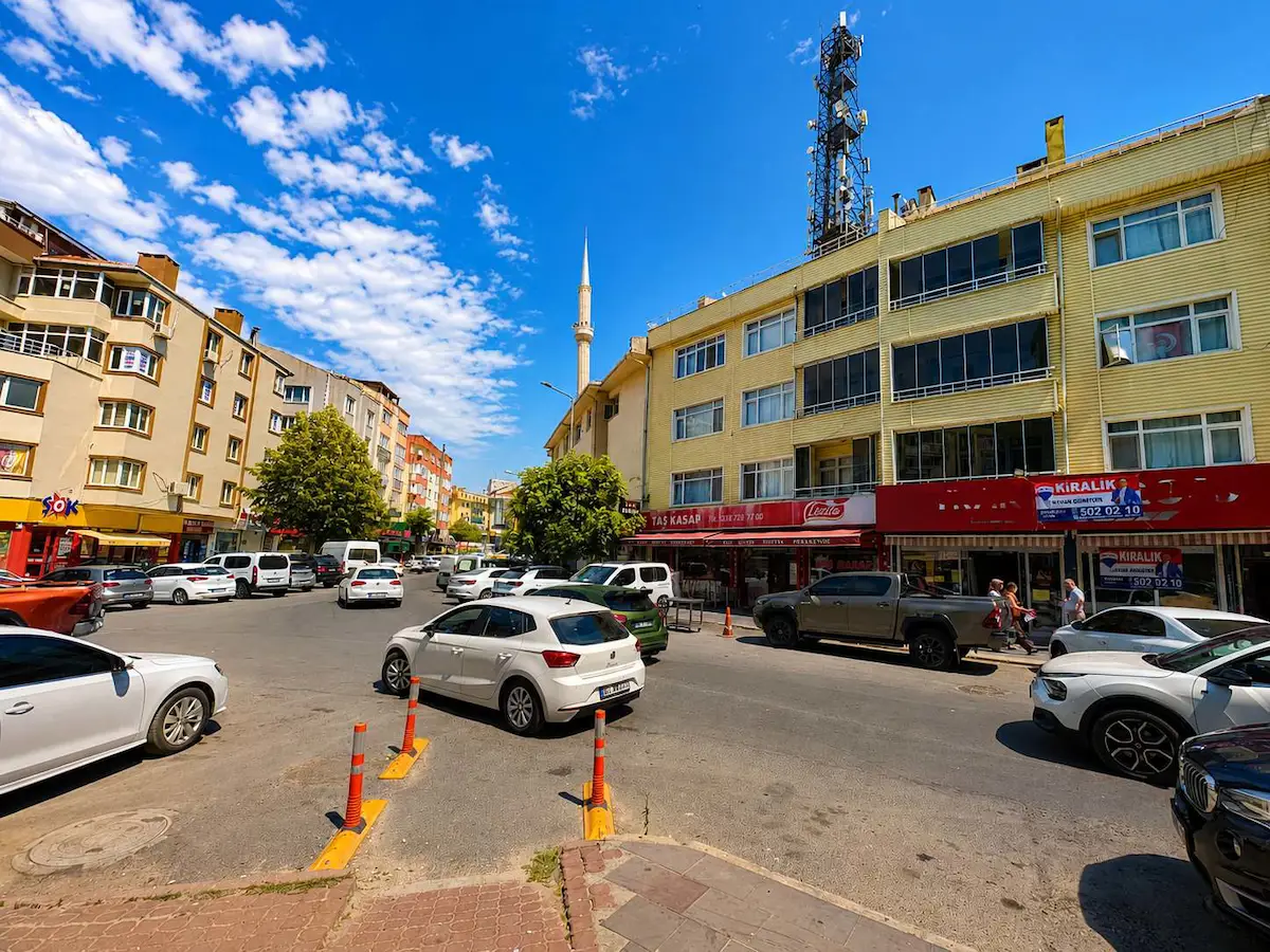 RE/MAX LAND'DEN ÇERKEZKÖY MERKEZDE KİRALIK DÜZ AYAK  300 M² DÜKKAN TİCARİ İŞ YERİ