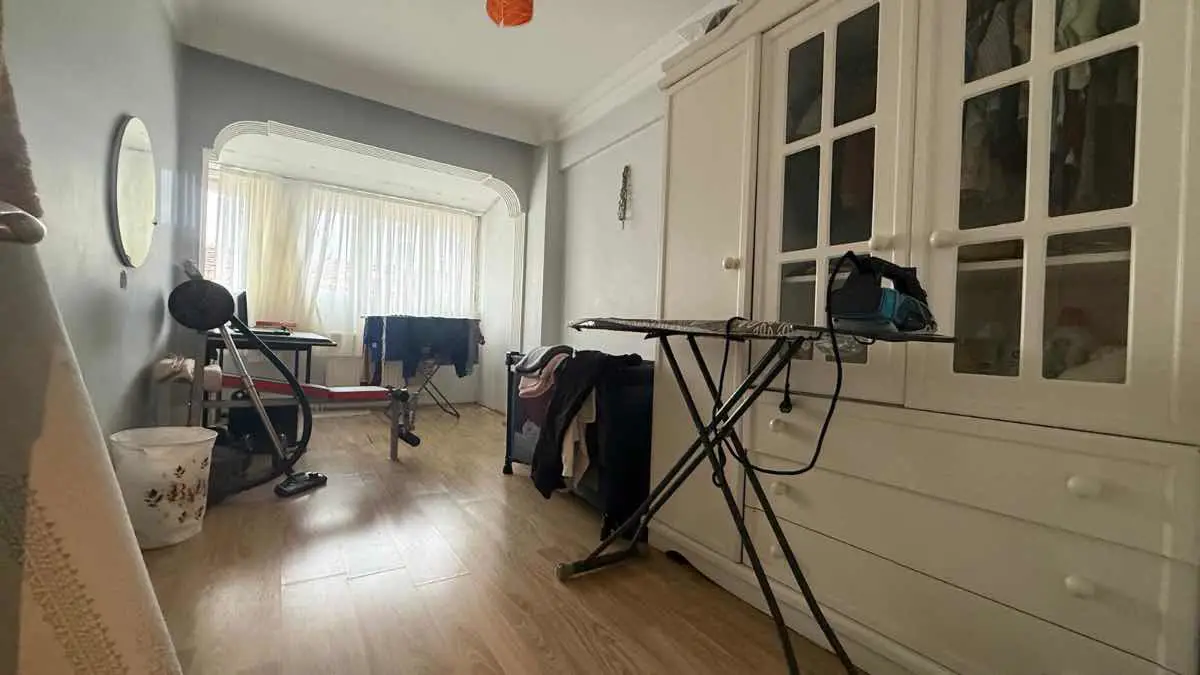 BAHÇELİEVLER SOĞANLI’DA GÜNEY CEPHELİ 2+1 | EN ÜST KAT | BALKONLU | BOŞ