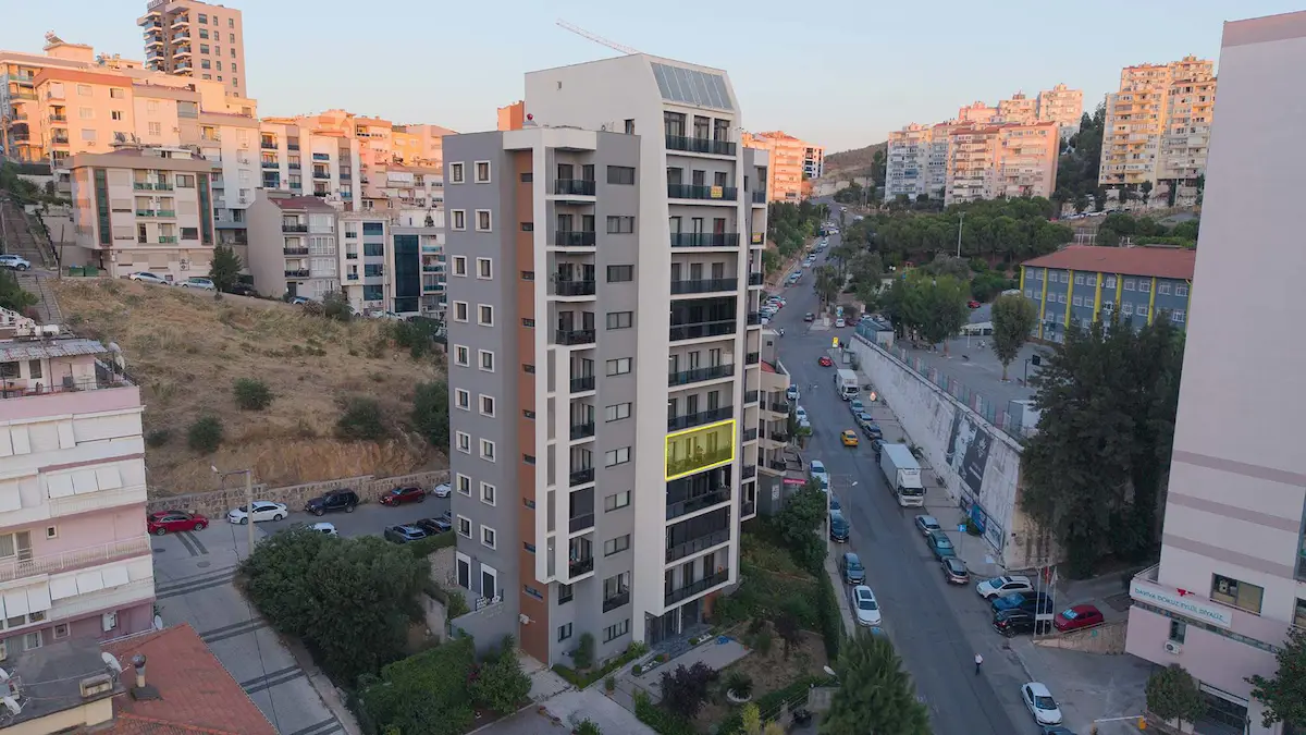 ÜÇKUYULAR'DA MERKEZİ KONUMDA EŞYALI 2+1 LÜKS DAİRE | 100 M²