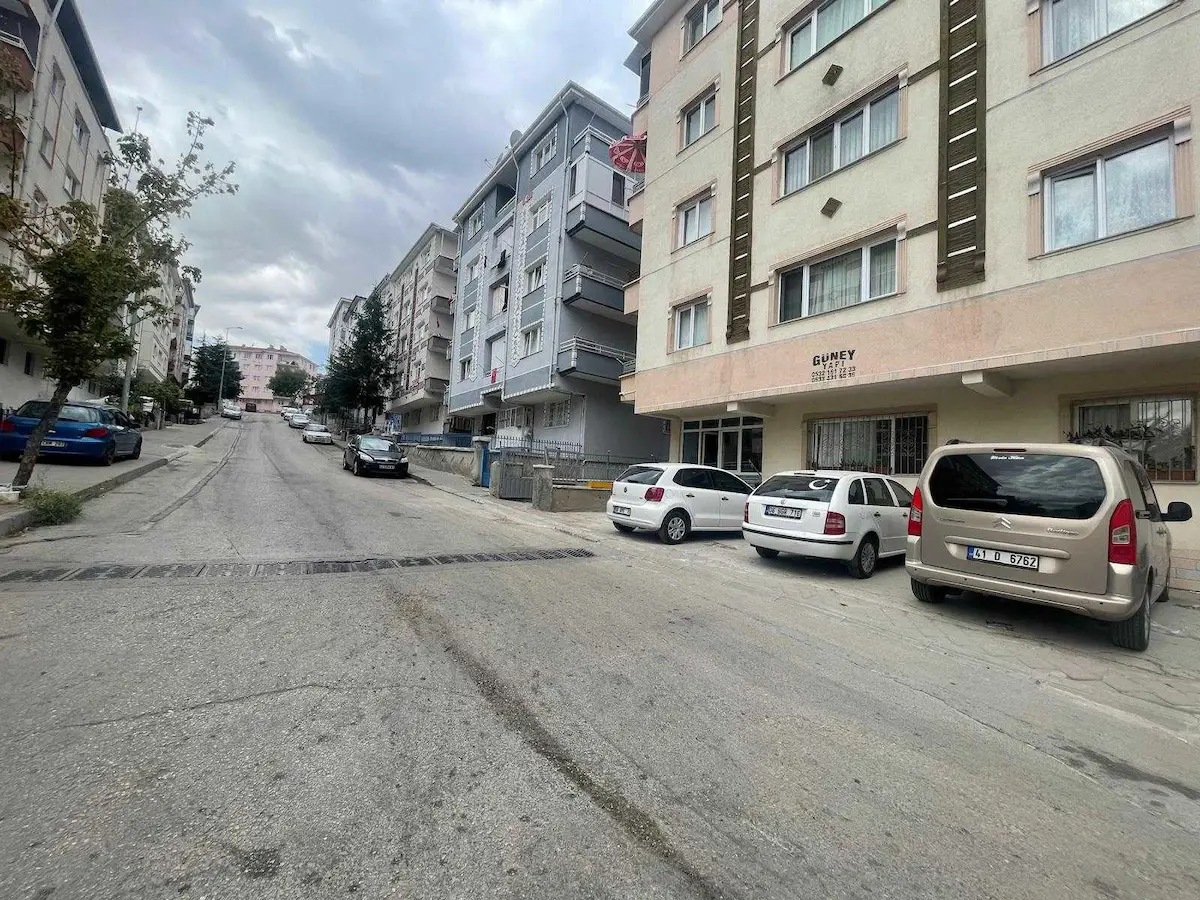 SİNCAN MERKEZİ KONUMDA GENİŞ 2+1 KİRALIK DAİRE