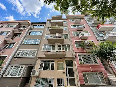 BEŞİKTAŞ’DA NİŞANTAŞINA KOMŞU SATILIK DENİZ MANZARALI 2+1 DAİRE