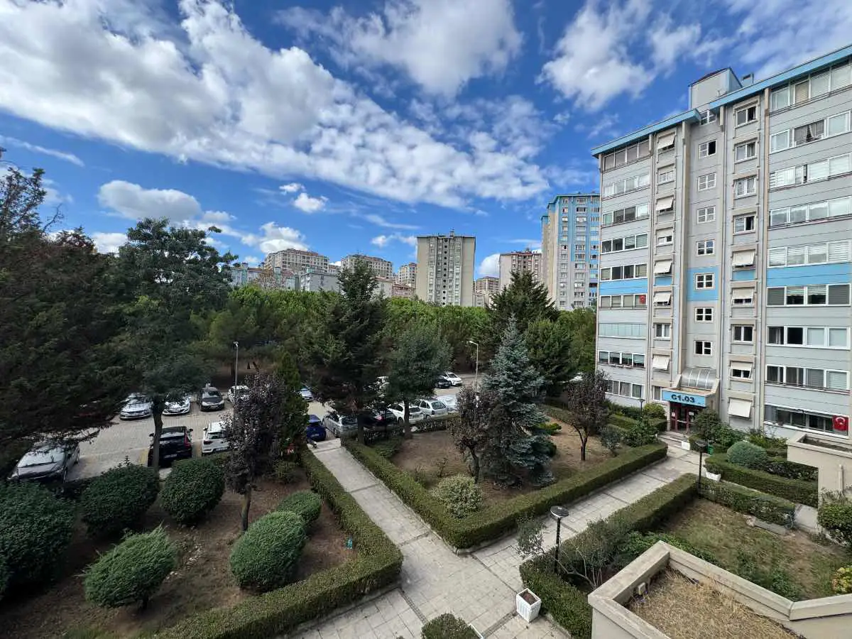 REMAX MAHMUT BEKDEMİR DEN BEYLİKDÜZÜ BİZİMKENT SİTESİ ÜÇ CEPHELİ C TİPİ 3+1