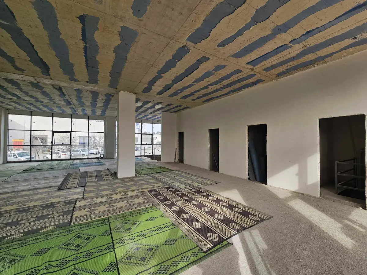 GÖKÇE ERALP'DEN TOSB'UN İÇİNDE 200 M² KİRALIK İŞYERİ / DÜKKAN