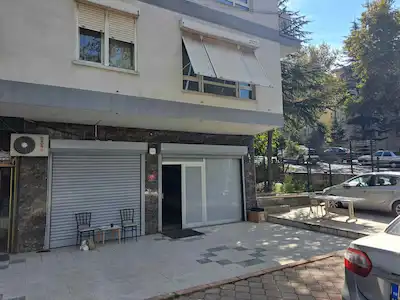 ESAT CADDESİ ÜZERİNDE FULL YAPILI KÖŞE DÜKKAN/MAĞAZA