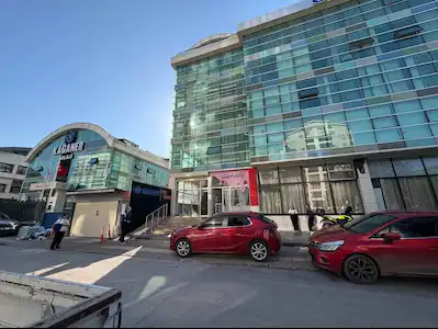 REMAX LEON NAZAR OFİS CENTER 'DA 3+1 DEVREN KİRALIK GÜZELİK MERKEZİ