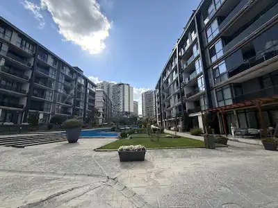 ÖZYEĞİN'E KOMŞU ÇEKMEKÖY NEW NİŞANTEPE SİTESİ 1+1 KİRALIK BOŞ