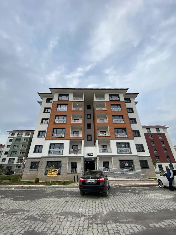 REMAX ARTIS'DEN ILICA TOKILER'DE KIRALIK 2+1 DAIRE