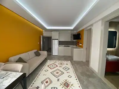REMAX MODEL DEN ASMALIEVLER TERRACE SİTESİNDE KİRACILI SATILIK 2+1 EŞYALI DAİRE