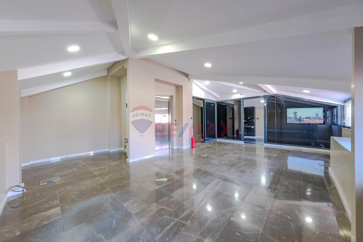 BOŞ - 5 KATLI -NITELIKLI PLAZA - METROYA 200 M-BRANDIUMA 300 MET