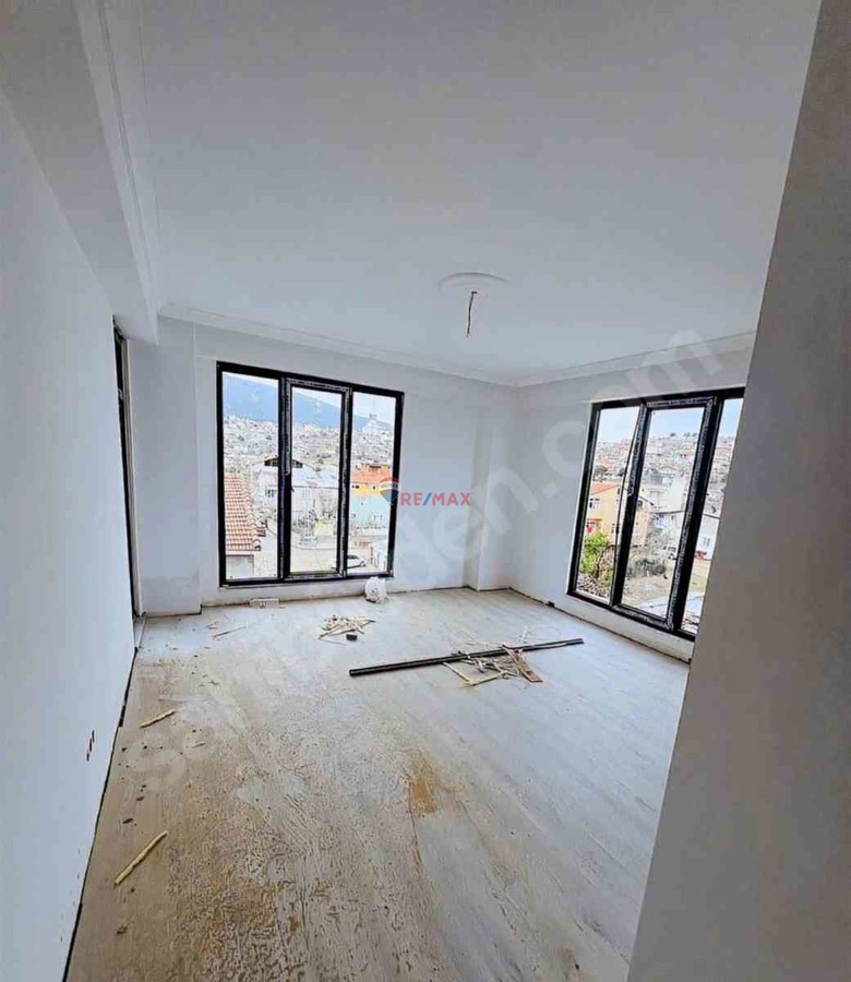 VELİBABA SATILIK DAİRE 3+1 EBEVEYN BANYOLU