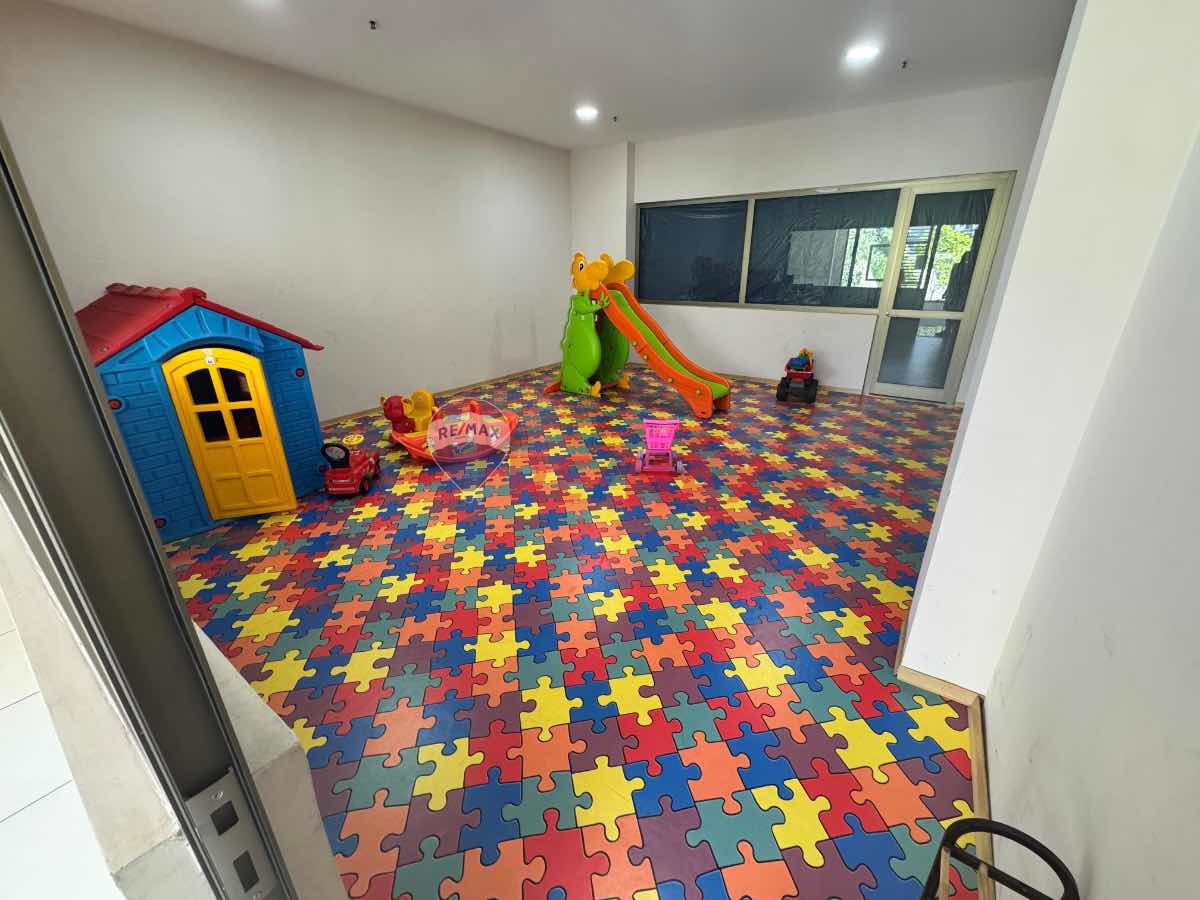 ŞERİFALİ FİNANS MERKEZİ AKILLI EV HAVUZLU LÜKS 2+1 DAİRE