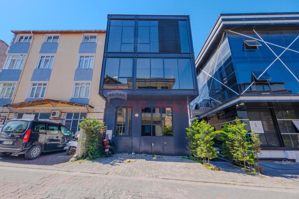 BOŞ - 5 KATLI -NITELIKLI PLAZA - METROYA 200 M-BRANDIUMA 300 MET