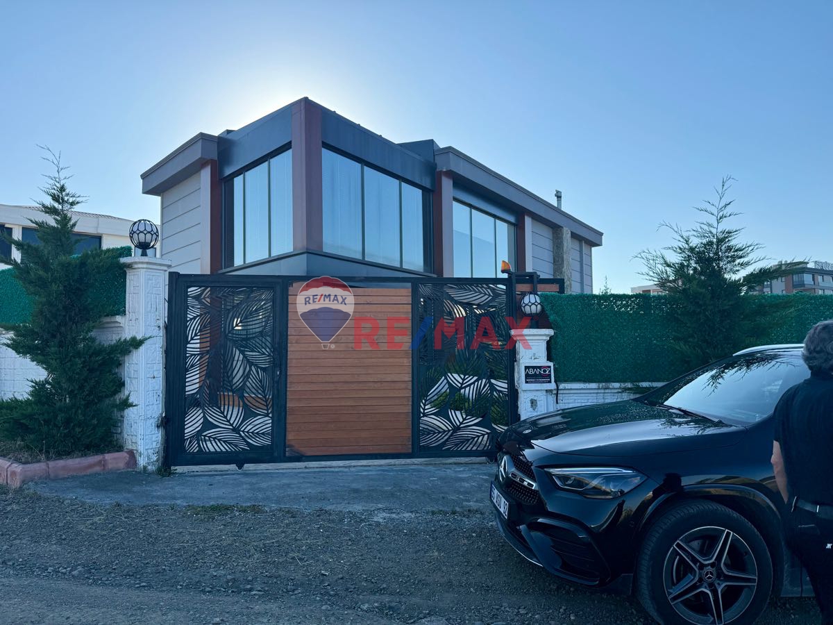 ASUMAN MÜTEVELLİOĞLU’NDAN ATAKUM’DA SATILIK VİLLA