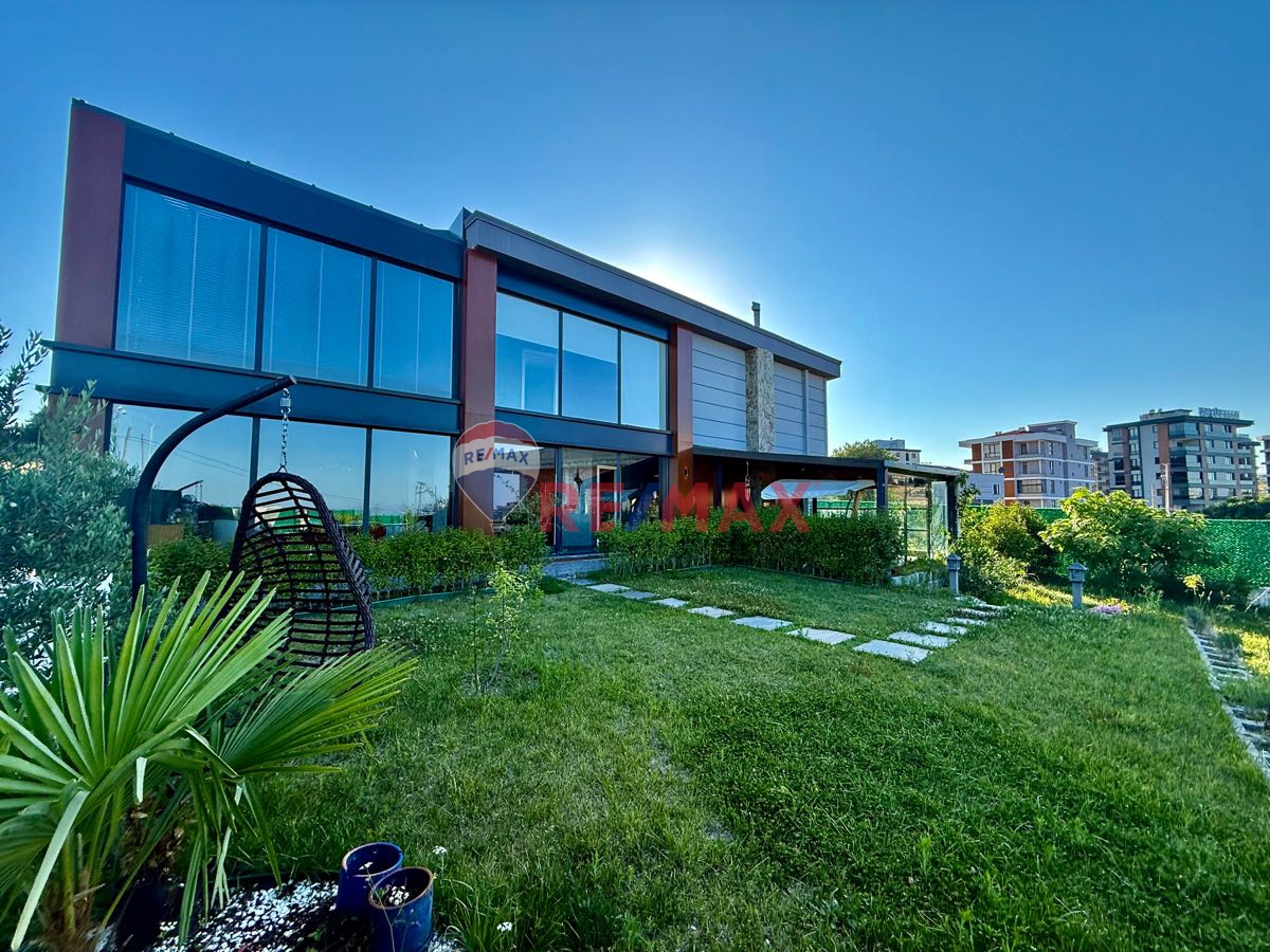 ASUMAN MÜTEVELLİOĞLU’NDAN ATAKUM’DA SATILIK VİLLA