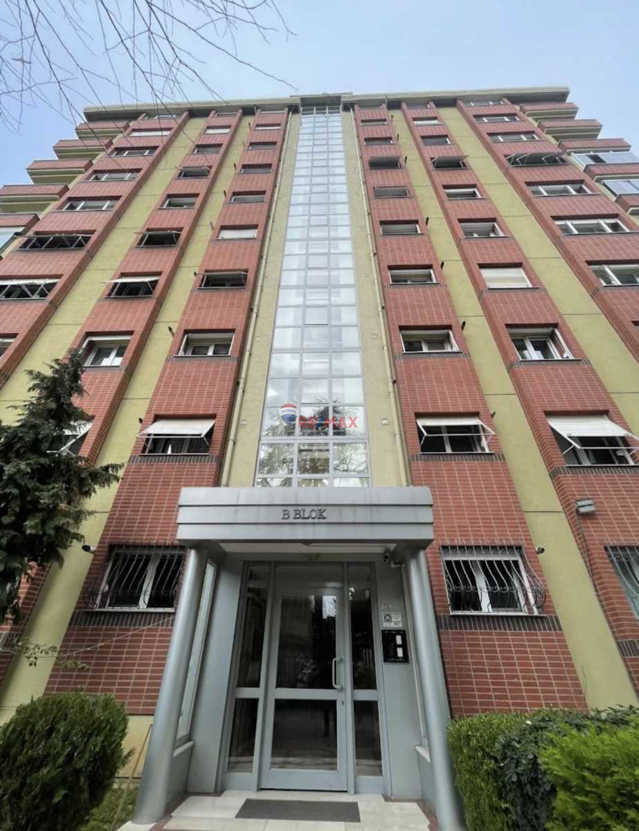 KOZYATAĞINDA  YEŞİLLİKLER İÇİNDE 150 M2 NET KULLANIMLI LÜKS DAİRE