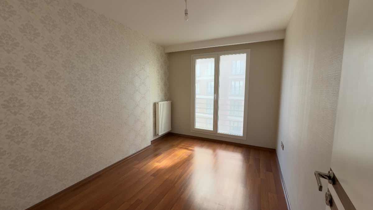 BEYLIKDÜZÜ 11.MAHLALE SITESINDE FULPEYZAJ CEPHE KIRALIK 4+1DAIRE