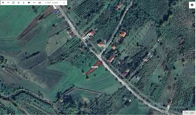GEREDELİ MAH. ASFALTA 12.2M CEPHELİ 465M2 ETRAFI ÇEVRİLİ TARLA