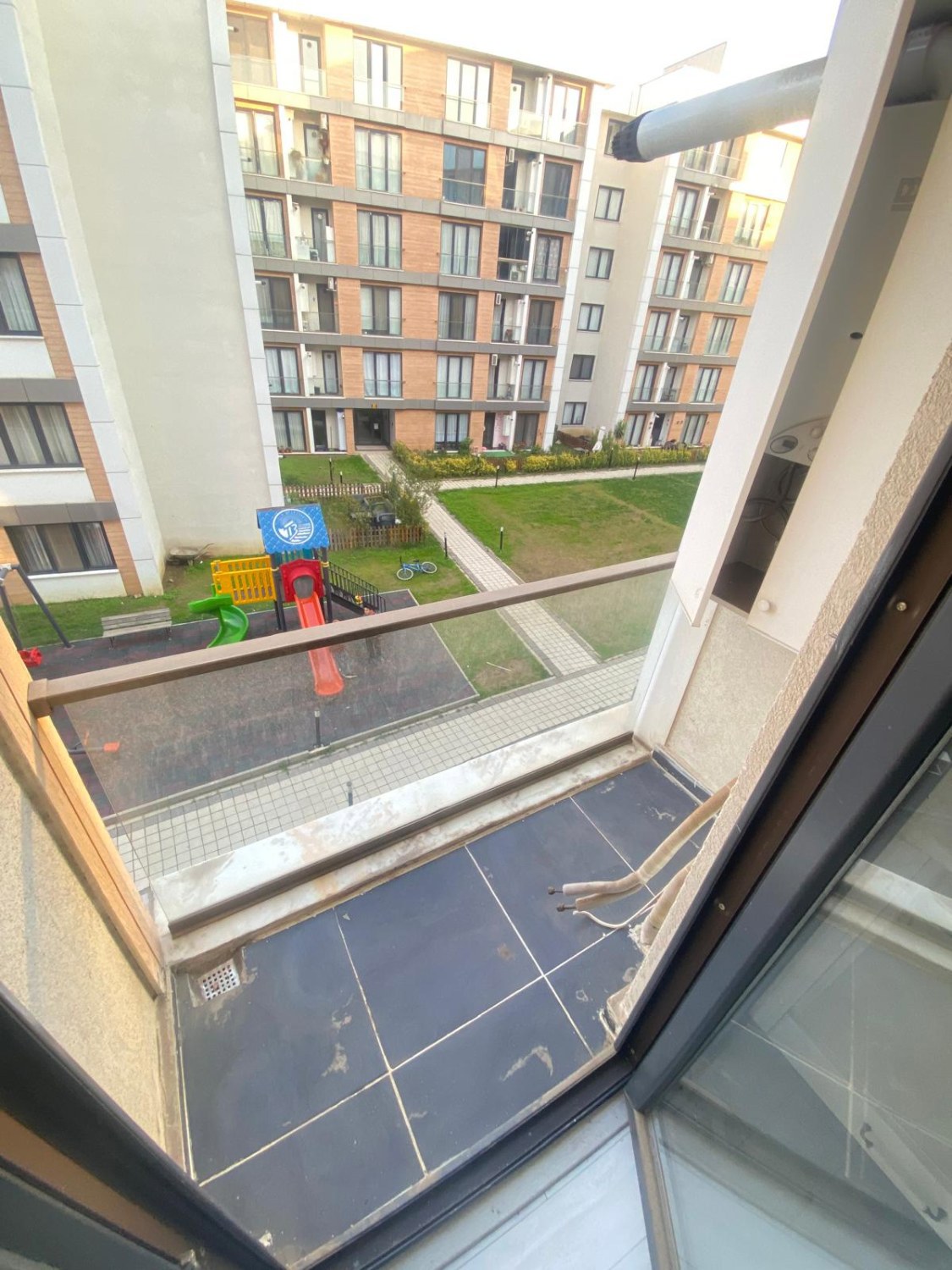 TUZLA EVLİYA ÇELEBİ MH DE BELEDİYE MARMARAY YAKINI KİRALIK 2+1