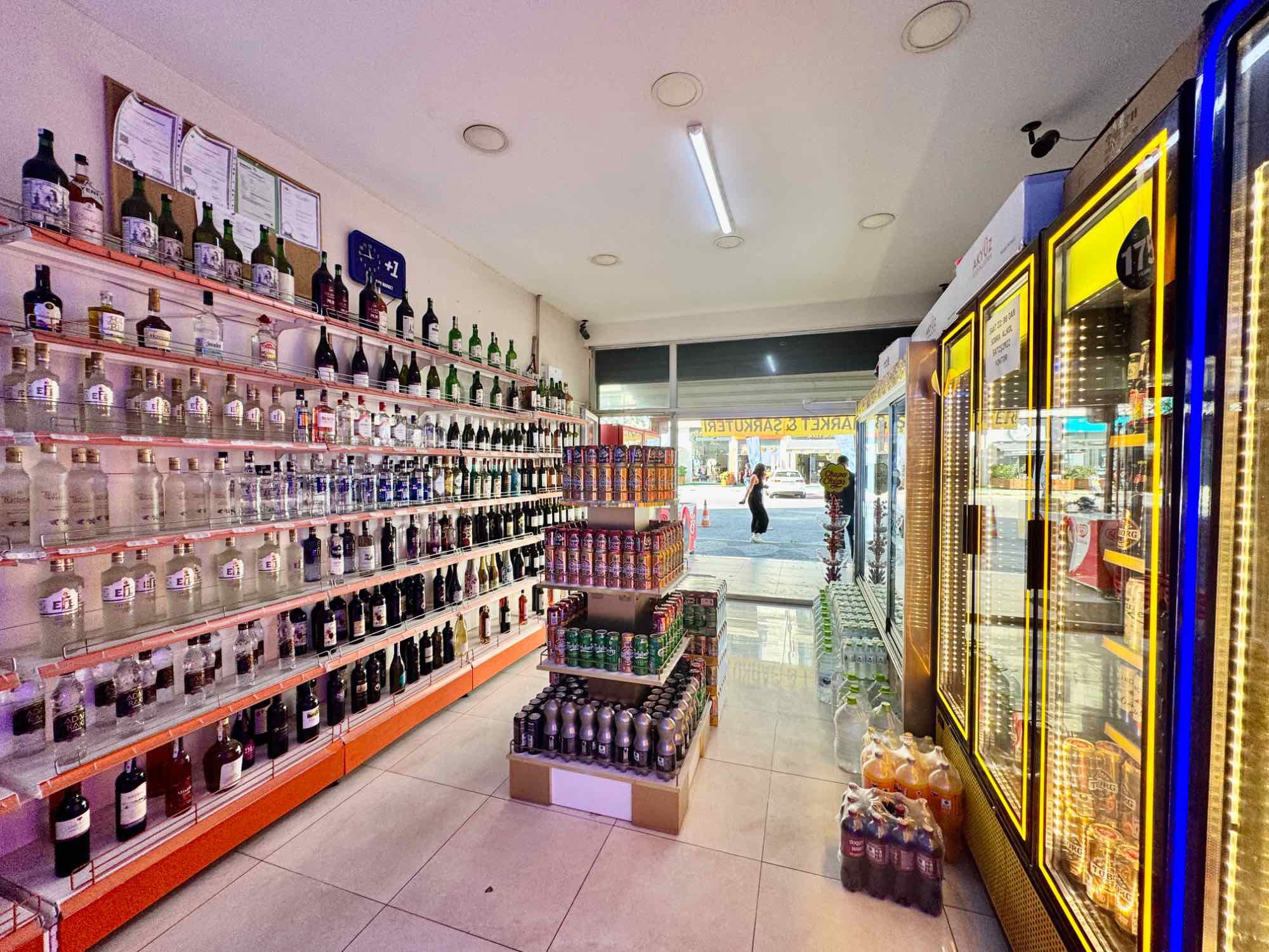 ADNAN KAHVECİNİN EN GÜZEL PROJELERİNDEN SİLÜETTE SATILIK DÜKKAN