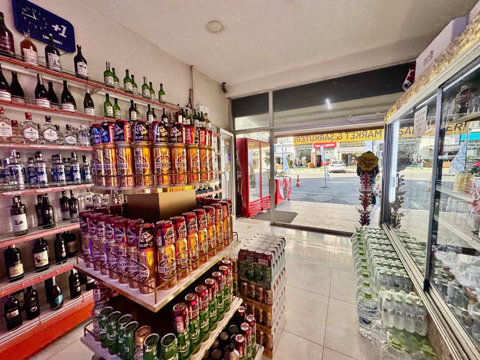 ADNAN KAHVECİNİN EN GÜZEL PROJELERİNDEN SİLÜETTE SATILIK DÜKKAN