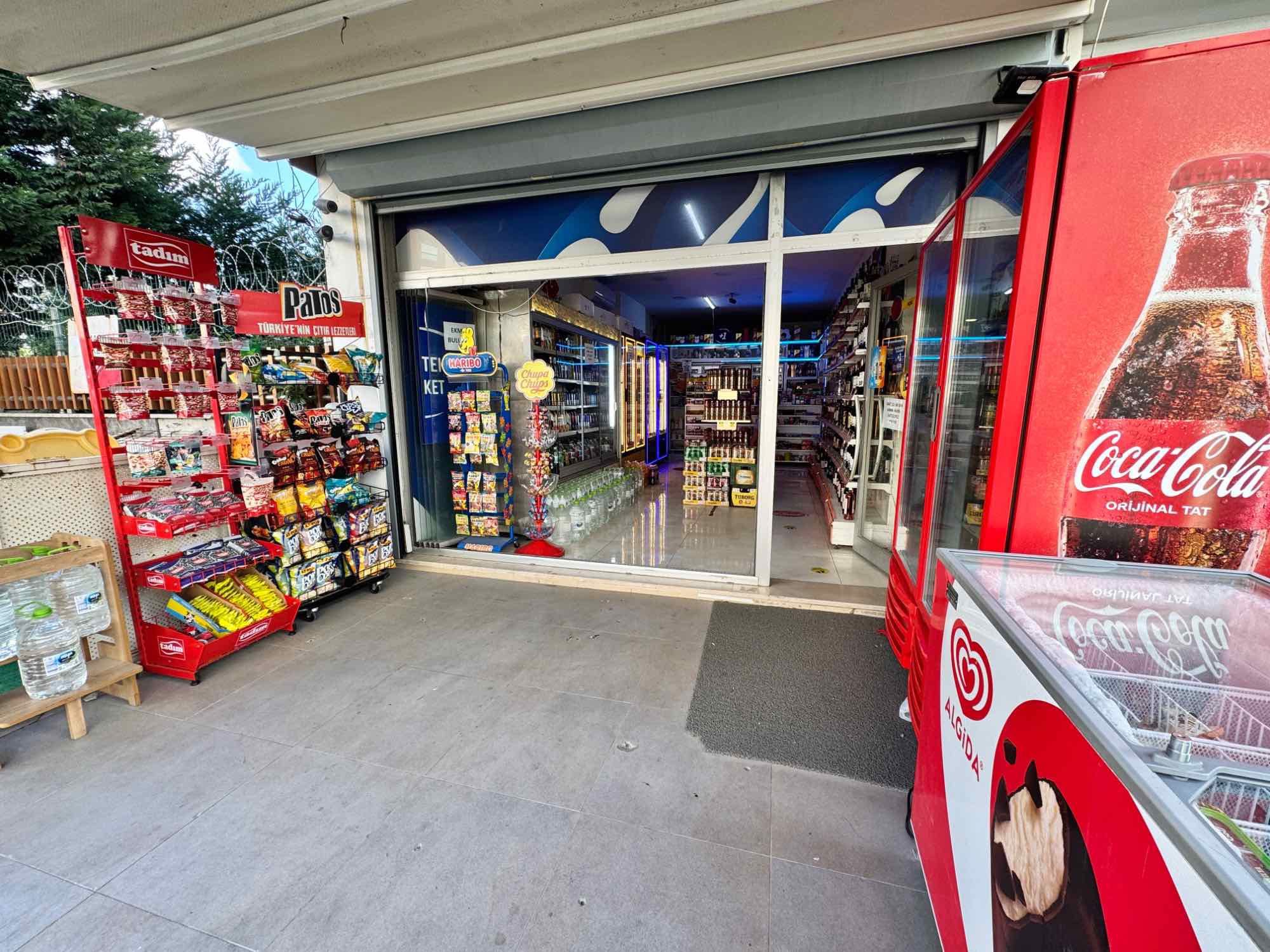 ADNAN KAHVECİNİN EN GÜZEL PROJELERİNDEN SİLÜETTE SATILIK DÜKKAN