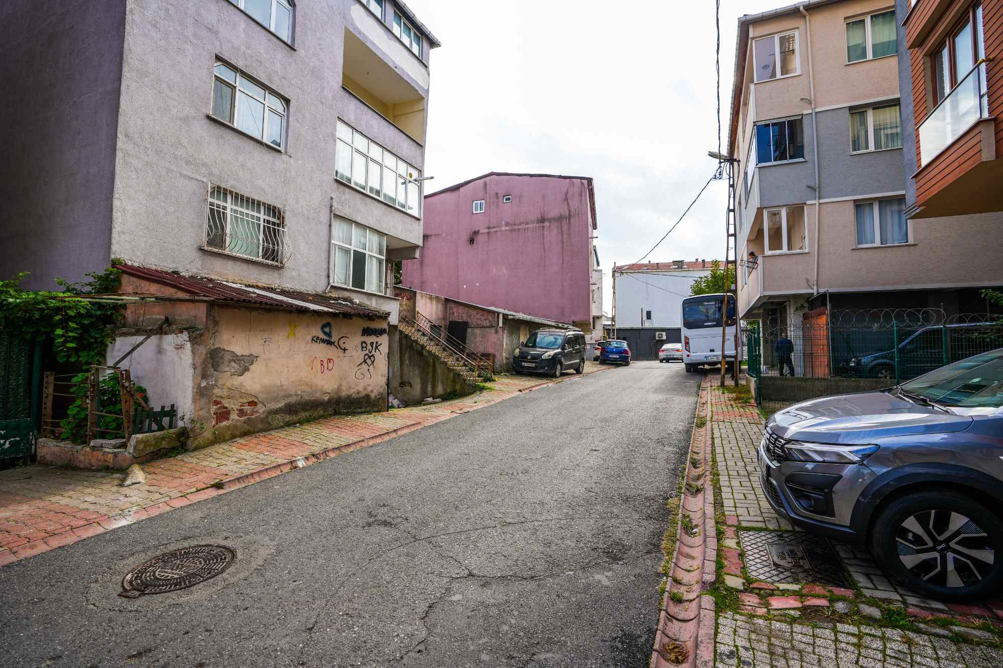 ÜMRANİYE AŞAĞIDUDULLU MH. SATILIK HİSSELİ İMARLI ARSA