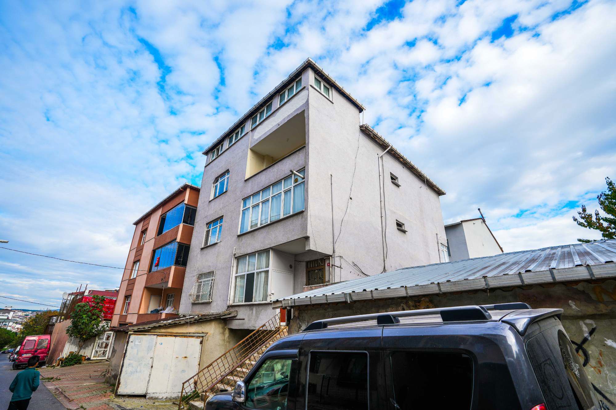 ÜMRANİYE AŞAĞIDUDULLU MH. SATILIK HİSSELİ İMARLI ARSA