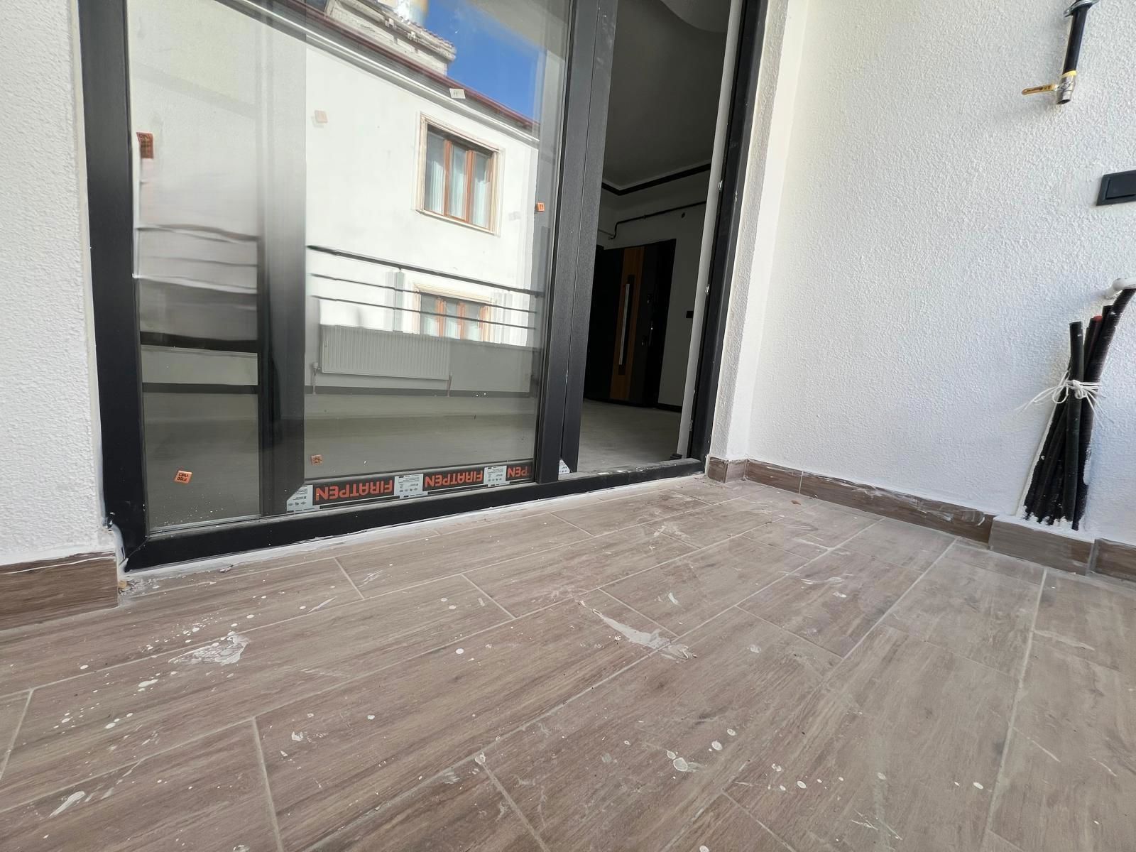 REMAX DOĞU ATAŞEHİR MAH.YATIRIMLIK UYGUN FİYATA SATILK 1+1 DAİRE