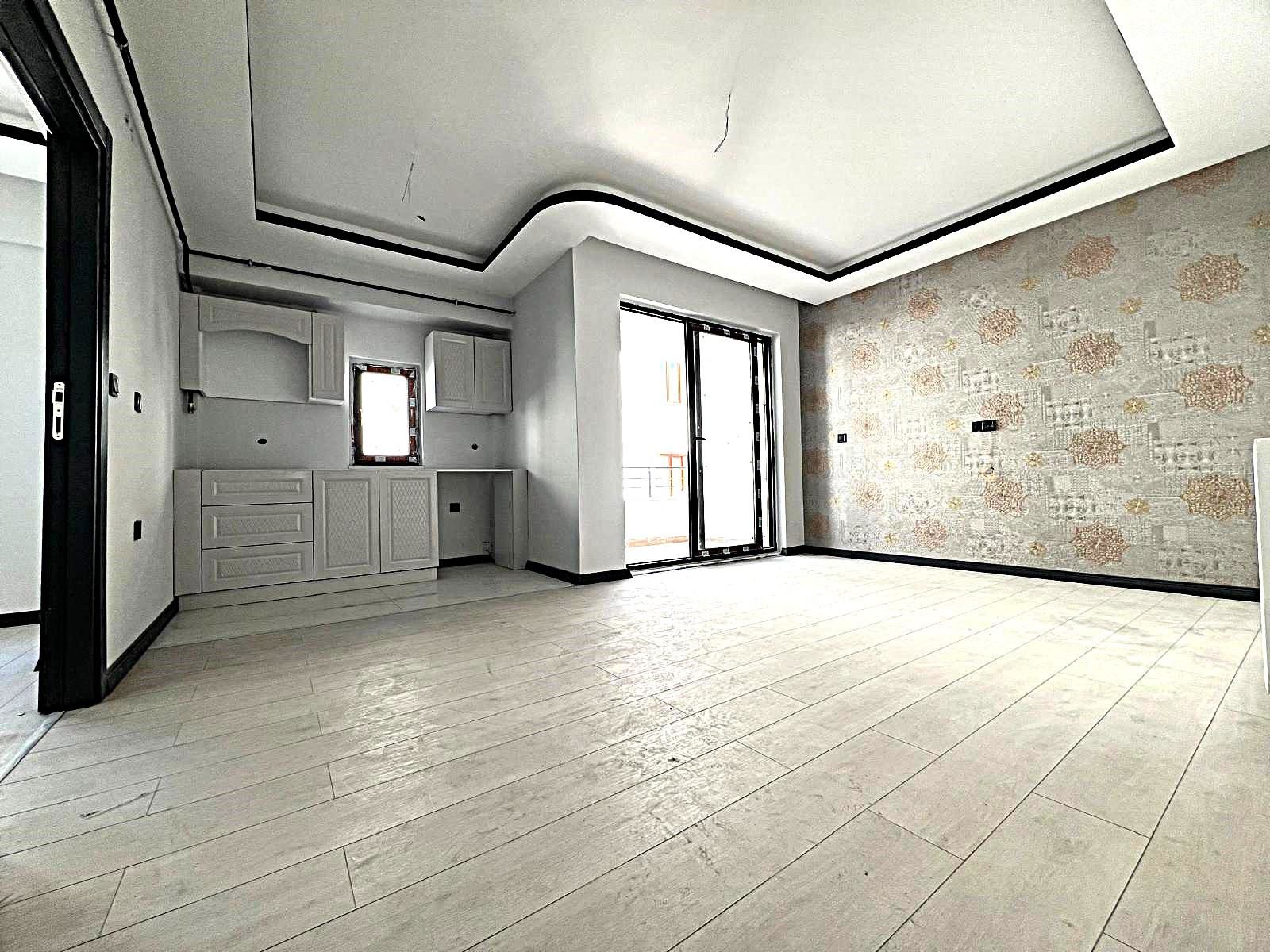 REMAX DOĞU ATAŞEHİR MAH.YATIRIMLIK UYGUN FİYATA SATILK 1+1 DAİRE