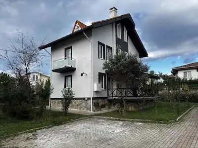 REMAX ANKA’DAN SATILIK GENİŞ VİLLA